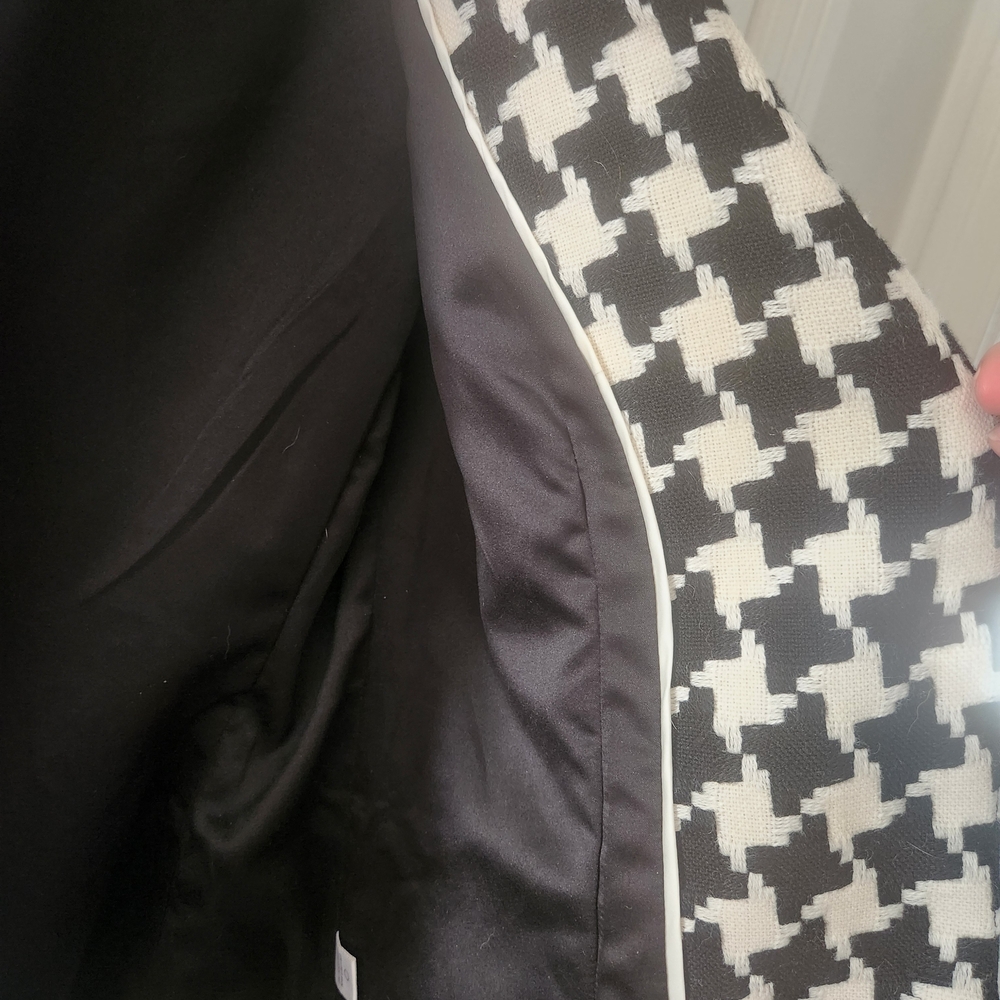 Black and White Houndstooth Blazer - Picture 5 of 6